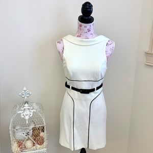 NWT Bebe 60s style belted shift dress